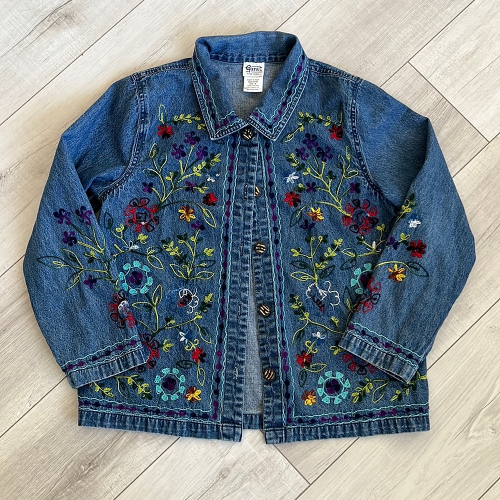 Vintage embroidered denim shirt/jacket size M